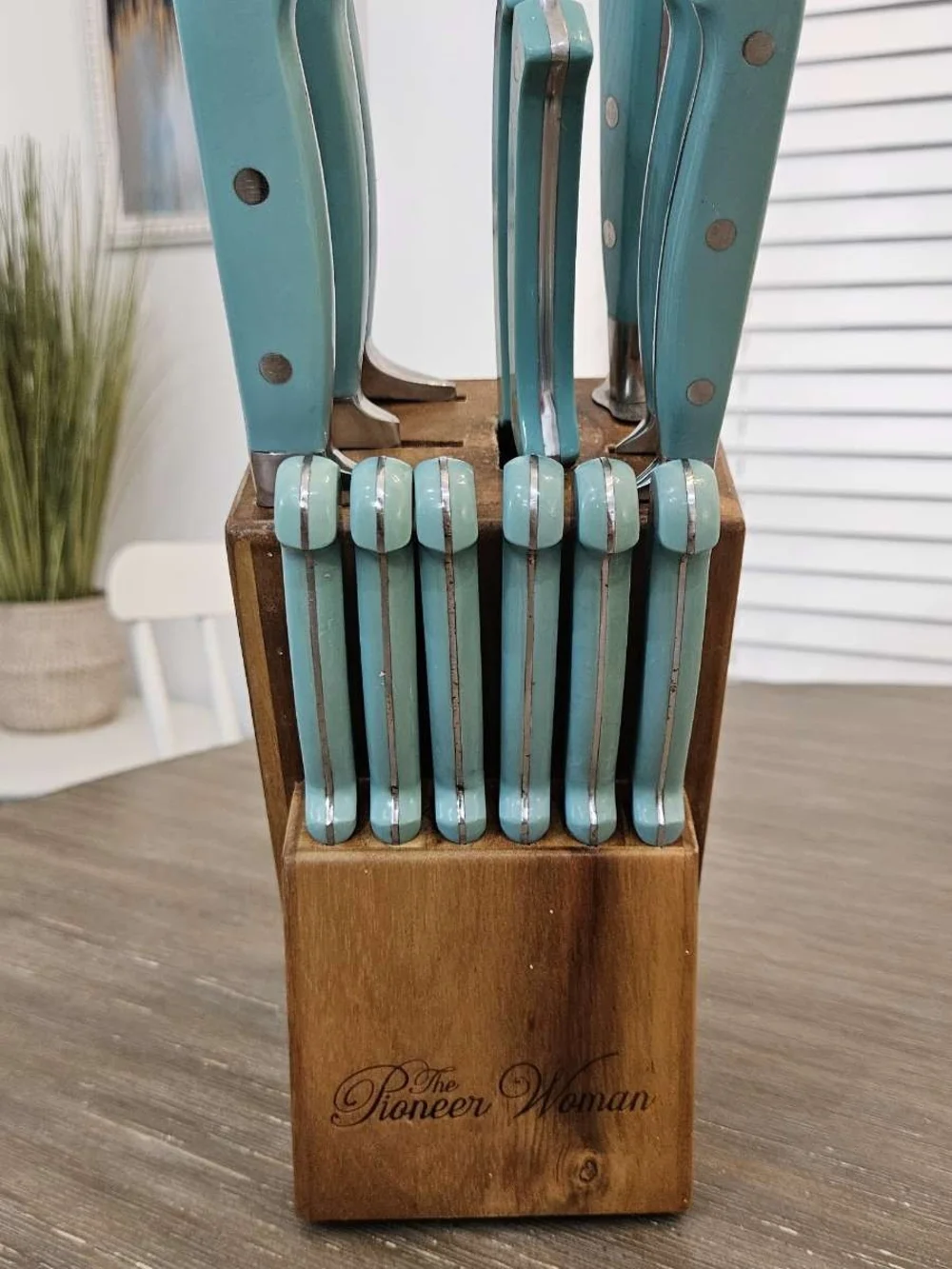 The Pioneer Woman Signature 14-Piece Stainless Steel Teal Knife Block Set